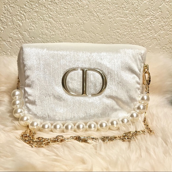 Dior Handbags - Dior Large Limited Edition White Beauty Bag to Crossbody Bag Rare Find